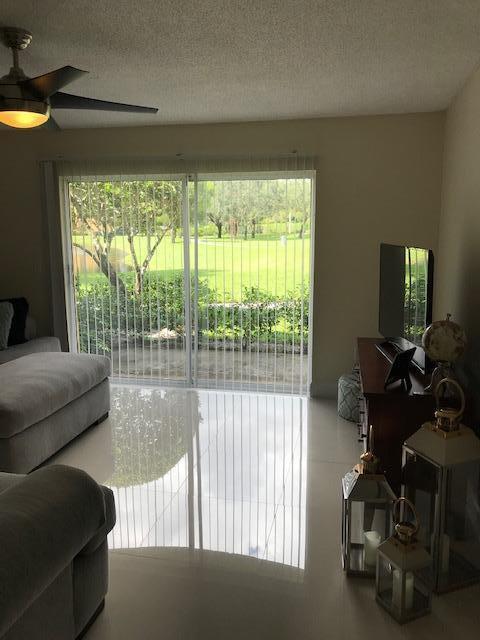 Building Photo - 700 Crestwood Ct S
