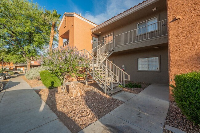 Building Photo - Like-New 2BR/2BA Condo in Gated Manzanita Community – Vaulted Ceilings & Fireplace!