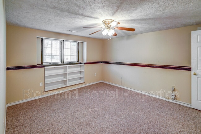 Building Photo - 7600 Roscommon Ct