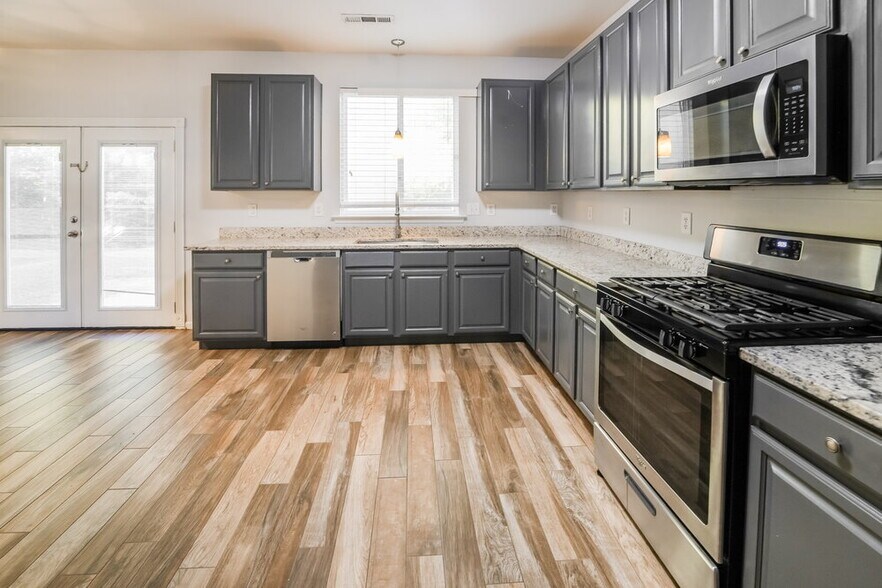 Building Photo - 50 Brookview Dr