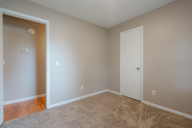 Building Photo - 174 Sequoia Cir
