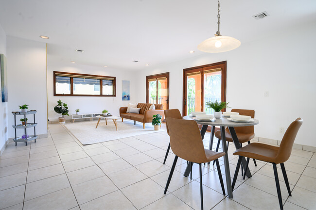 Living room/Dining area - 3109 NE 26th St