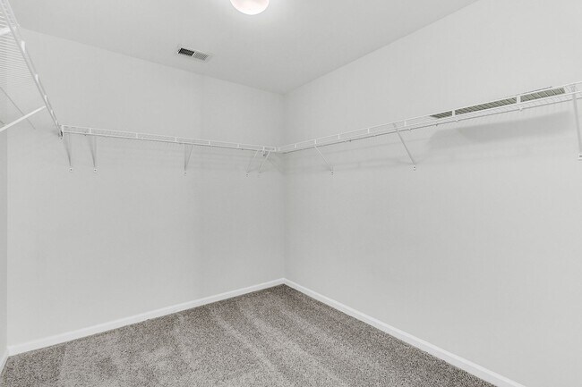 Building Photo - 5 Bedroom 3 Bath Home Located in Sophia Landing in Goose Creek