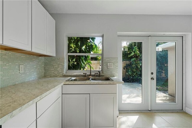 Building Photo - 1598 NE 36th St