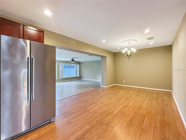 Building Photo - 117 Lake Roy Dr