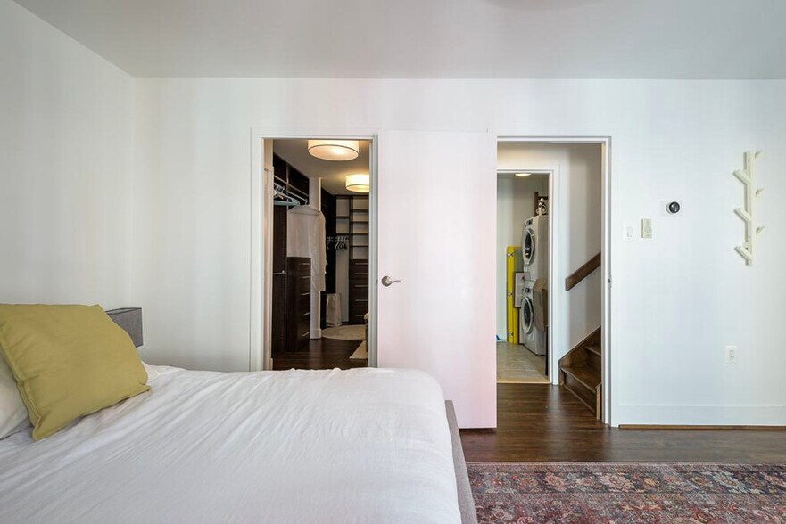 Building Photo - 3209 Cherry Hill Ln