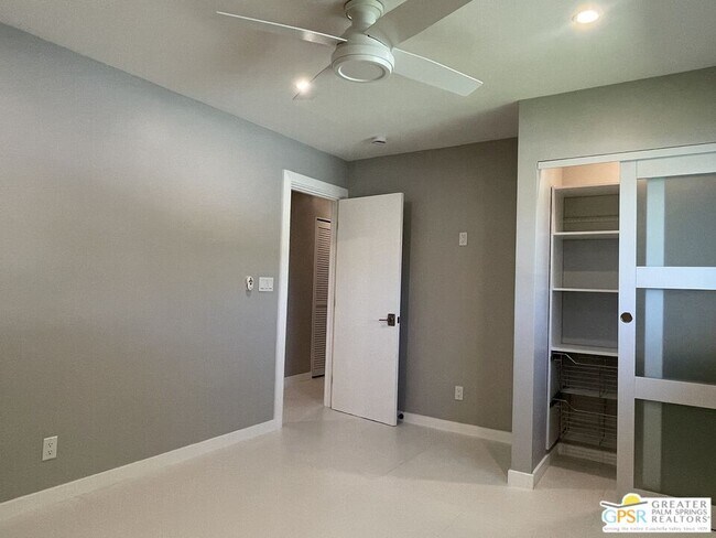 Building Photo - 505 E Molino Rd