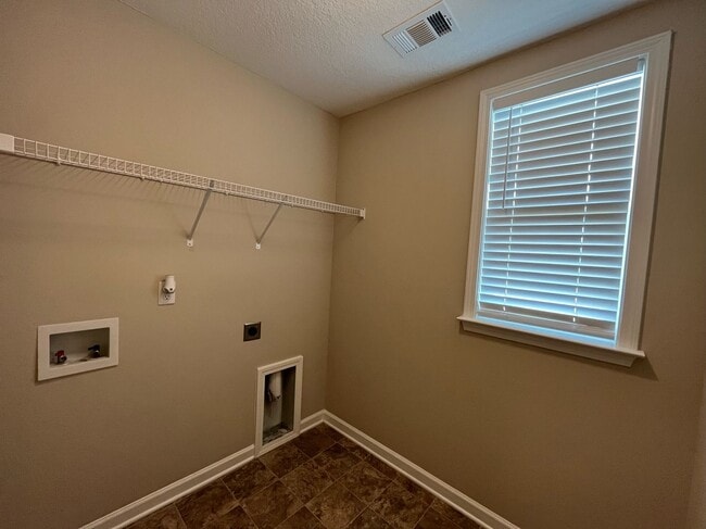 Building Photo - New Home in Smiths Station