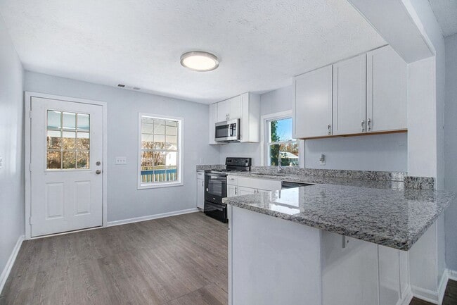 Building Photo - Charming Fully Renovated 2BR/1BA in the Heart of Loganville!