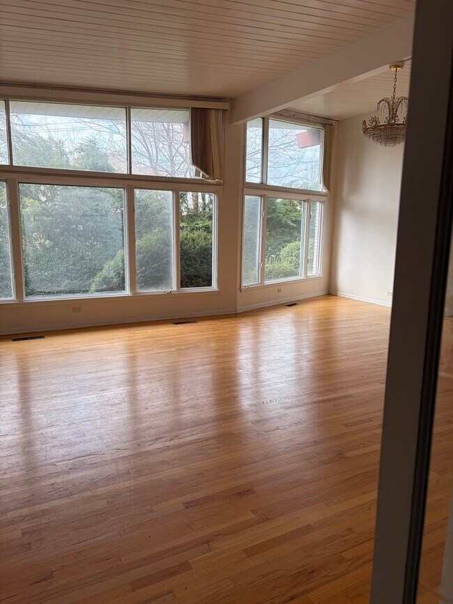 Building Photo - 15601 108th Ave