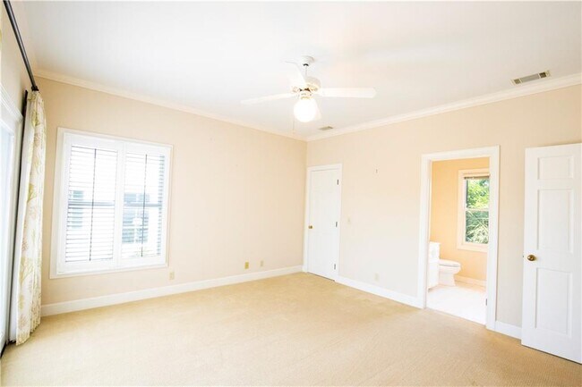 Building Photo - 105 Strachan Ln