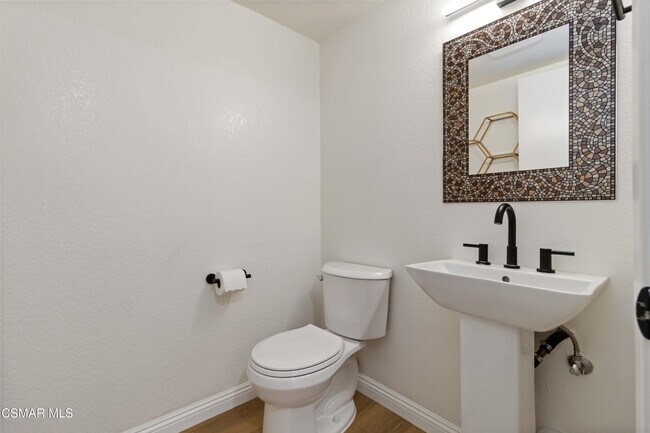 Building Photo - 646 Via Colinas