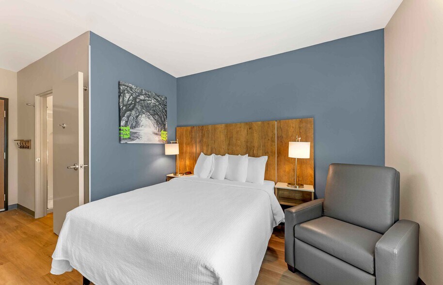 Building Photo - Furnished Studio-Kyle