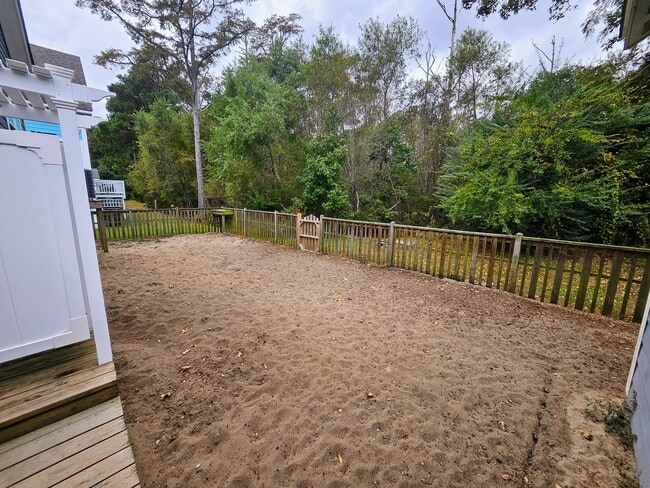 Building Photo - 803 Lindsey Ln