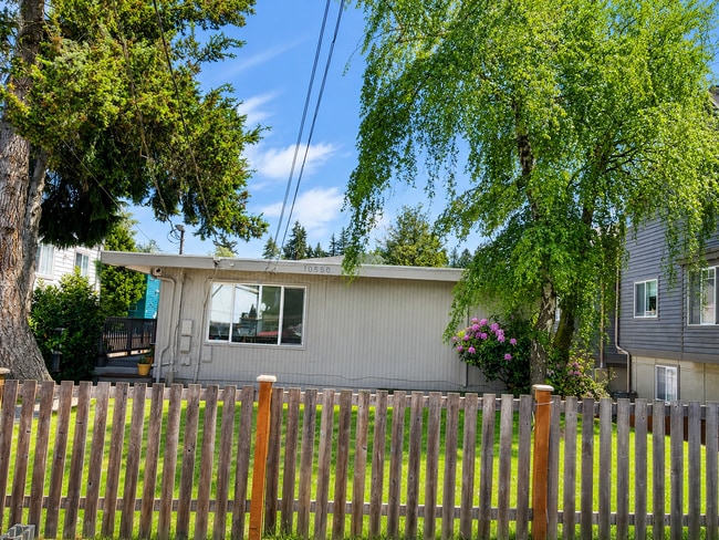 Building Photo - 10550 Midvale Ave N