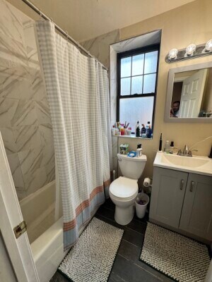 Building Photo - 54 Queensberry St