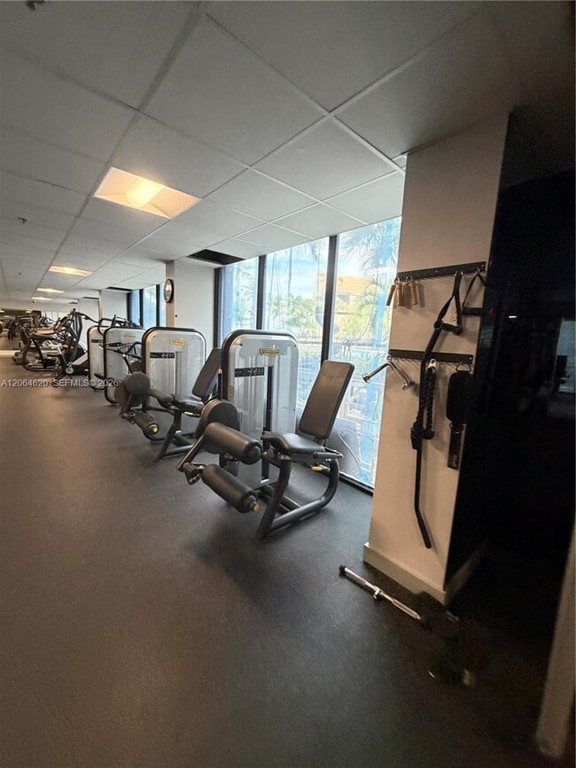 Building Photo - 540 Brickell Key Dr