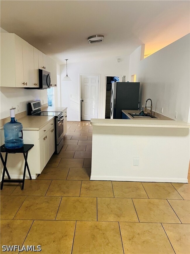 Building Photo - 3280 2nd Ave SE