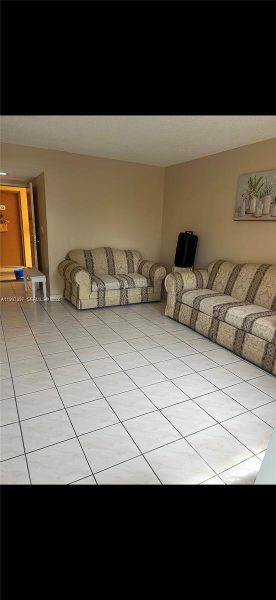 Building Photo - 9340 W Flagler St