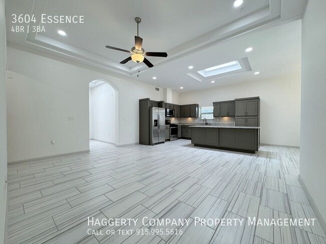 Building Photo - 3604 Essence-