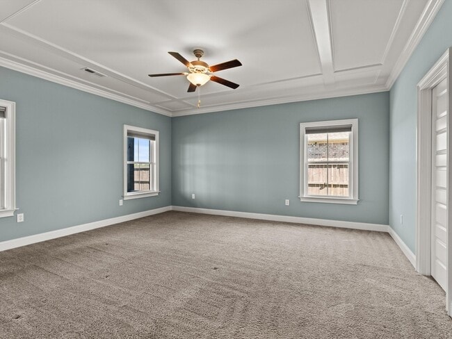 Building Photo - 124 Shangrila Wy