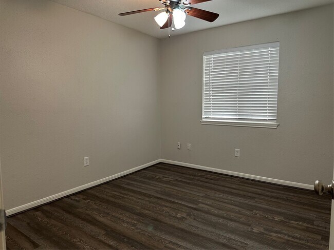 Building Photo - 7010 Buchanan Dr