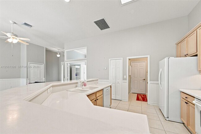 Building Photo - 4025 Chablis St SW