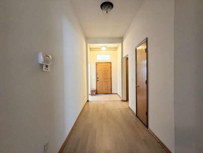 Building Photo - 5516 SE 81st St