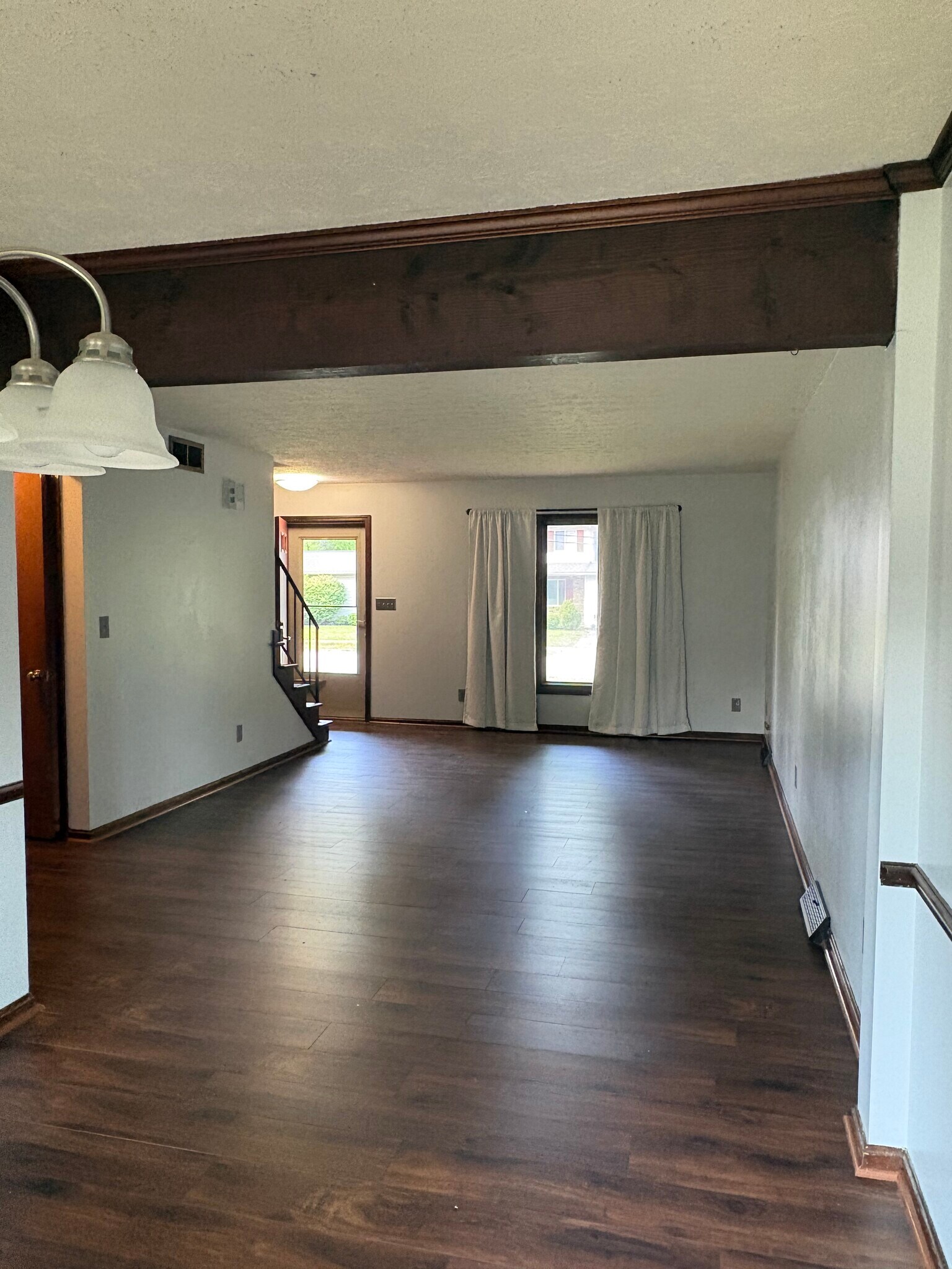 Building Photo - 2410 Hillcrest Dr