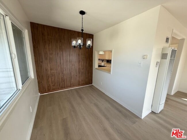 Building Photo - 3237 Midvale Ave