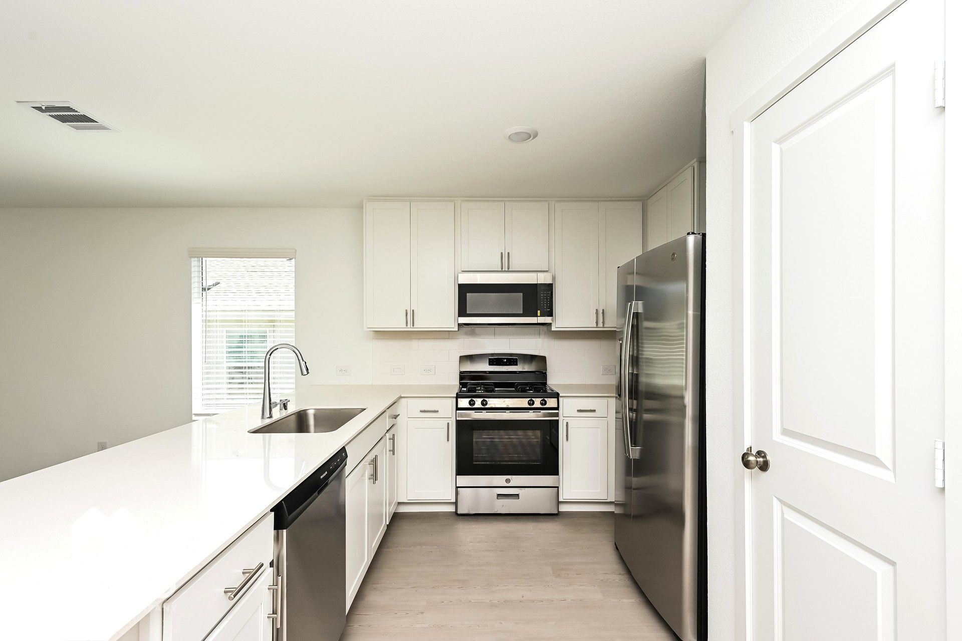 Building Photo - 2716 River Knl Ln