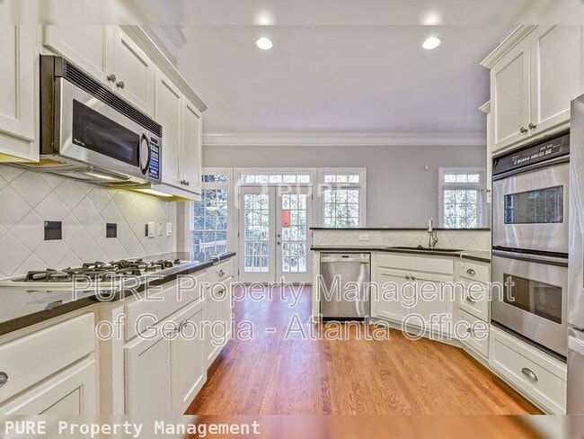 Building Photo - 410 Wilfawn Way