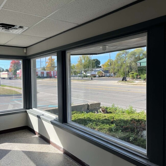 Building Photo - 316 N Mission St