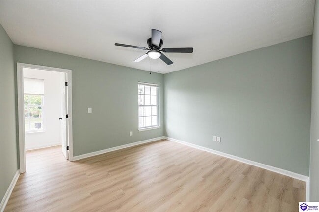 Building Photo - 115 Poplar Cir