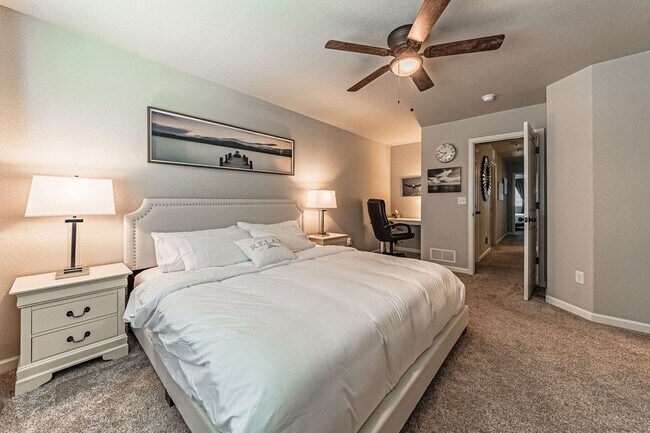 Building Photo - Cozy Fully Furnished  COS Townhome