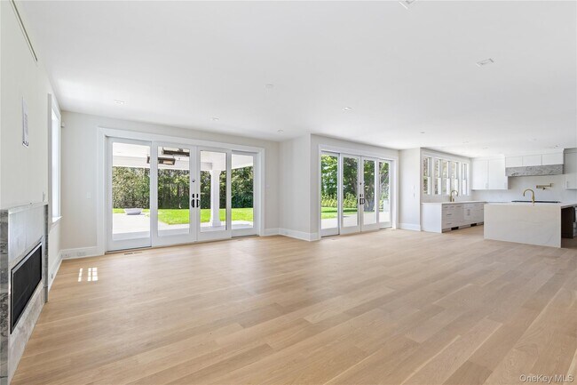 Building Photo - 42 Mamaroneck Rd
