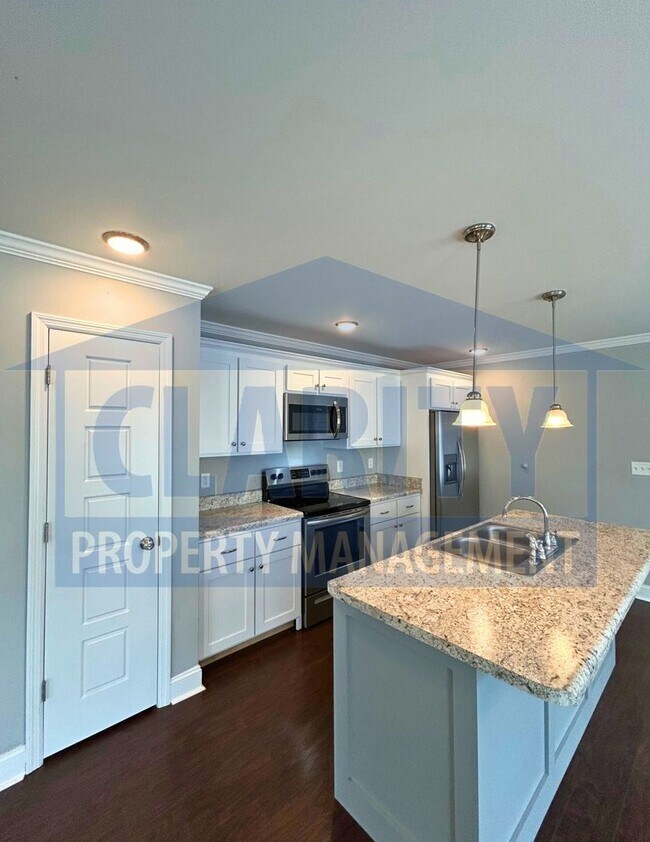 Building Photo - Charming 3 Bedroom, 2 Bath Home with Spaci...