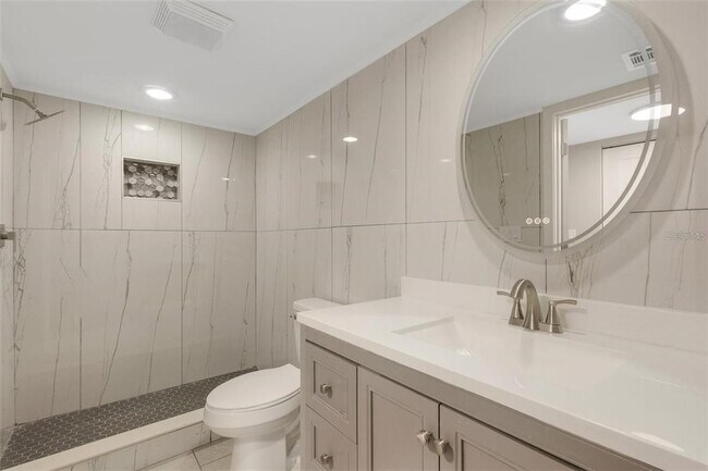 Building Photo - 2319 Beneva Terrace