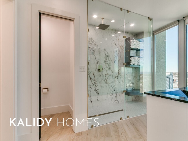 Building Photo - 5900 Mosteller Dr