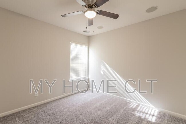 Building Photo - 2108 Arbor Vista Dr