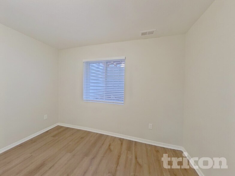 Building Photo - 8095 Oliver Rd