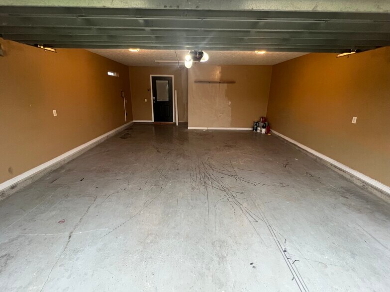 Building Photo - 3549 Brentwood Pl