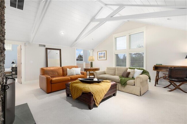 Building Photo - 46 Carnegie Heights Dr