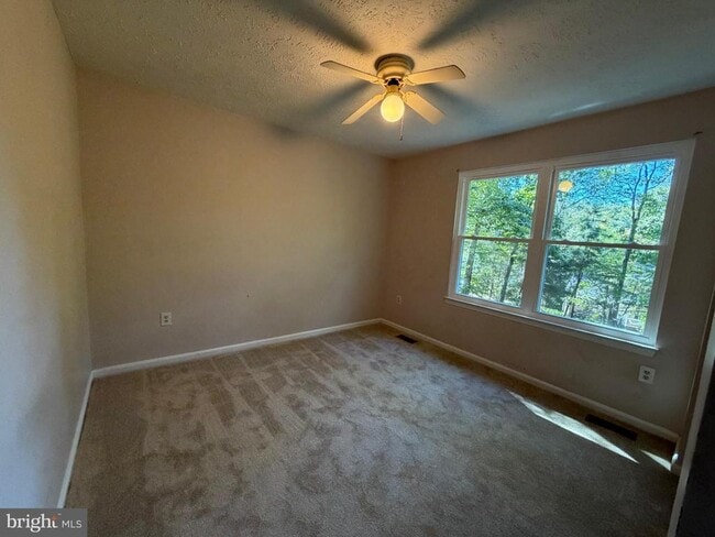 Building Photo - 184 Fargo Rd