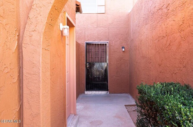 Building Photo - 226 Moon River St