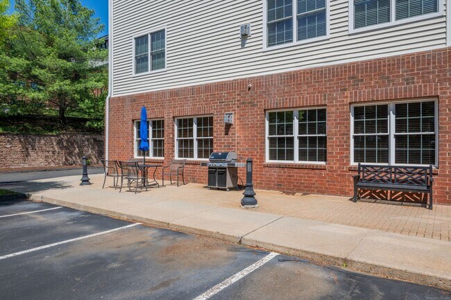 Building Photo - 1 King Philip Dr