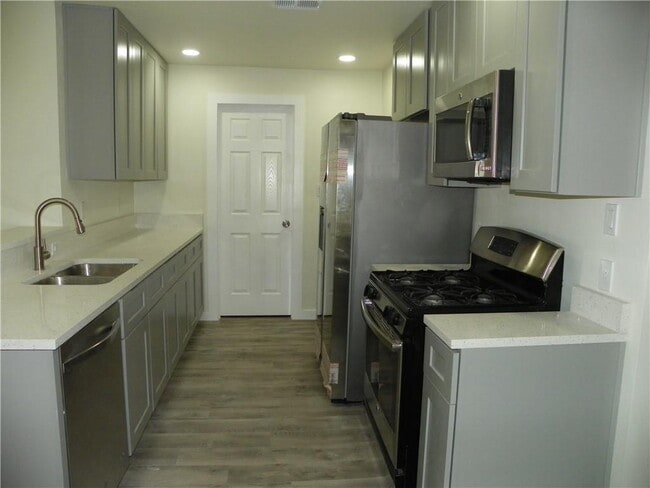 Building Photo - 1306 Colony Creek Dr