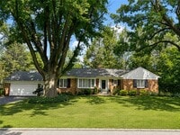 Building Photo - 20 Briar Patch Rd