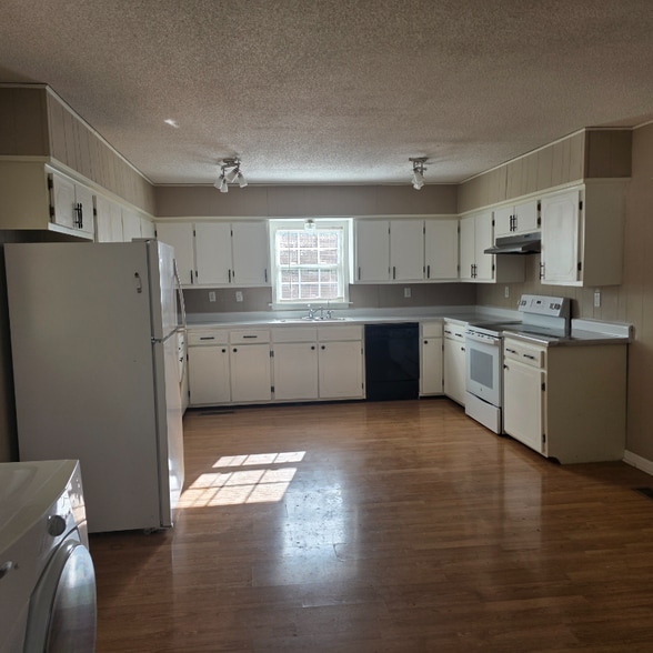 Building Photo - 110 Tapp Dr