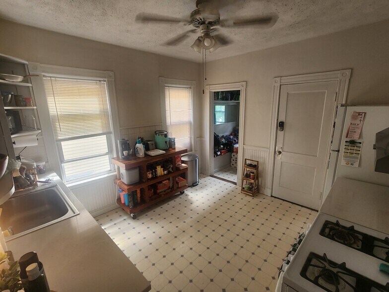 Kitchen - 42 Belknap St